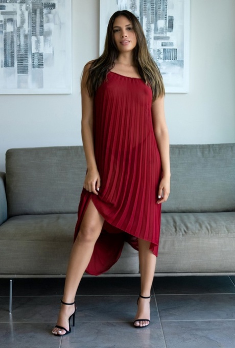 Davutpaşa VIP Escort Modeli Sanem (Boğaz Manzaralı)